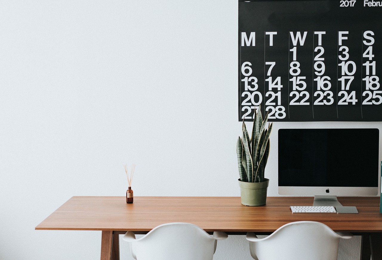 Apple, computer, browser — Ladies' Guide to Landing a Fulfilling Part-Time Role
